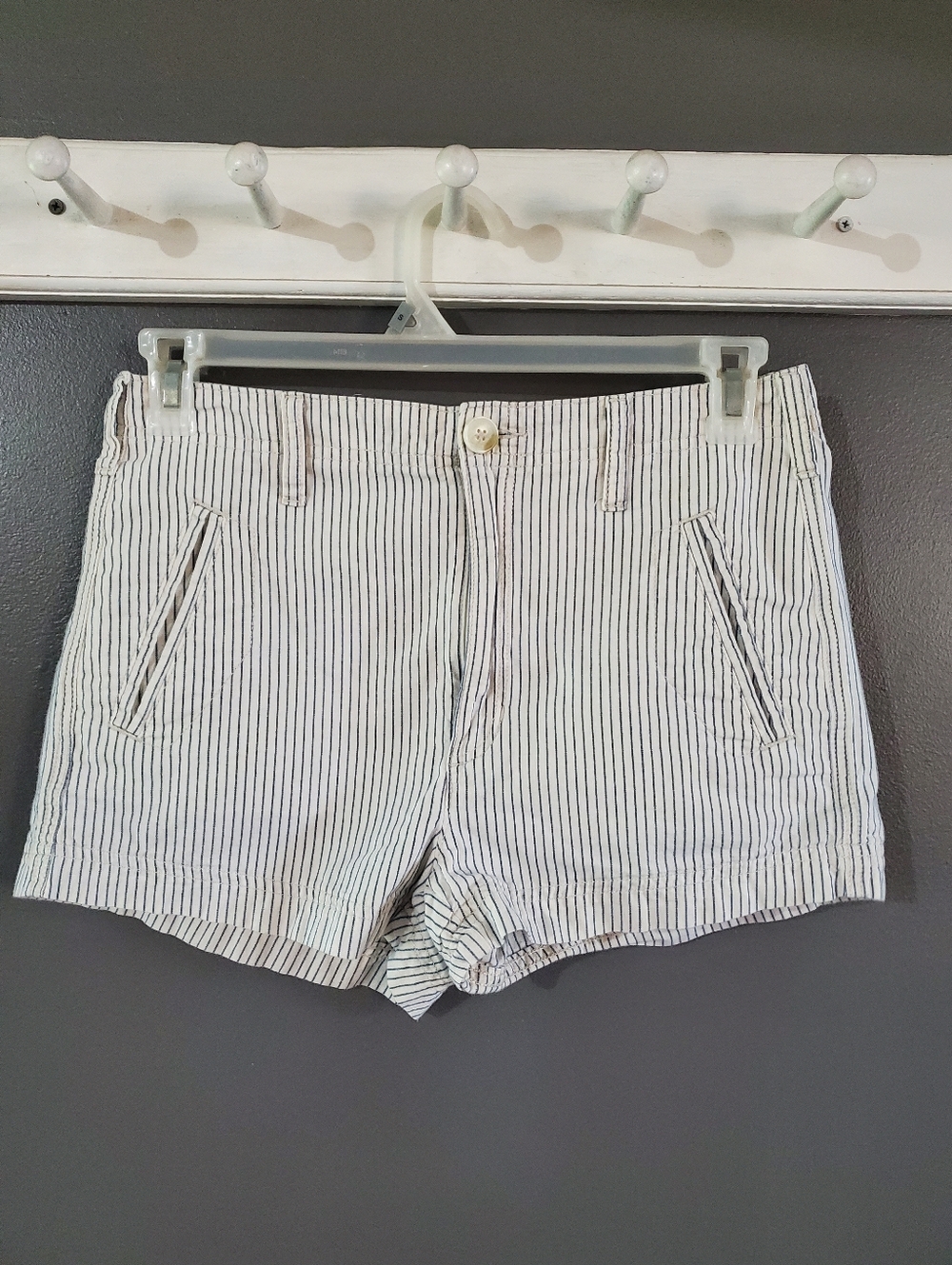 AMERICAN EAGLE Striped Hi-Rise Cotton Shorts 6